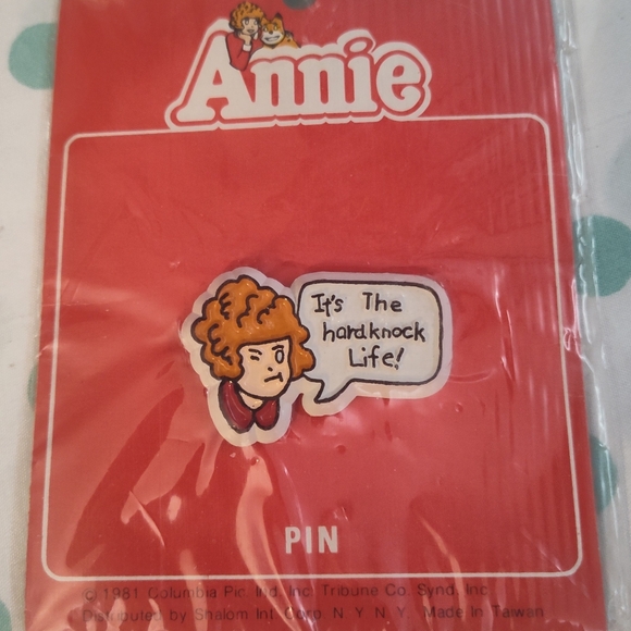 NWT! Vintage 1981 Orphan Annie Pin - Picture 2 of 8
